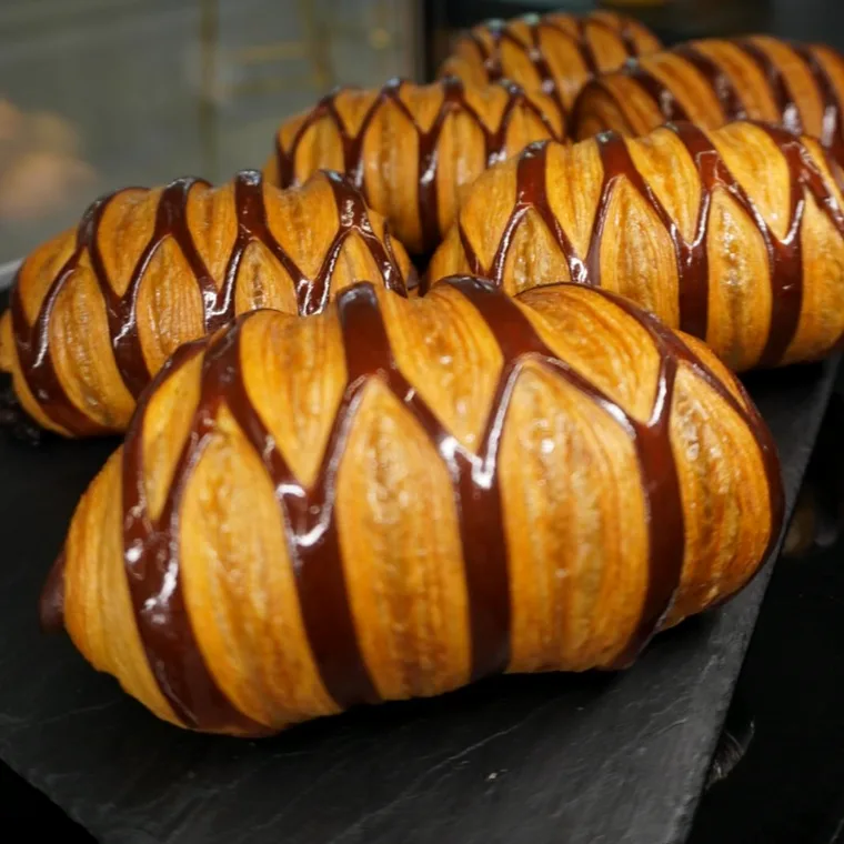 Pain au chocolat con cobertura de chocolate